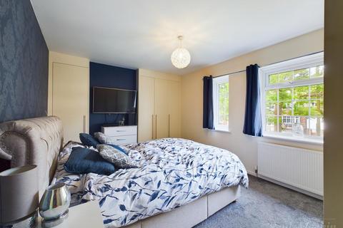75 The Woodfields, South Croydon, CR2 0HJ
