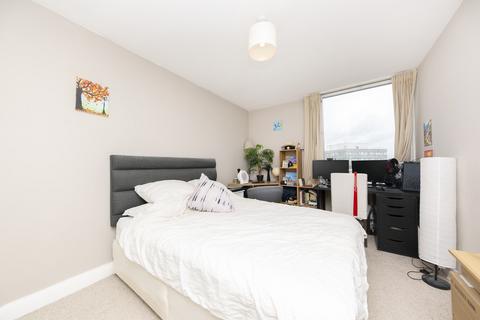 2 bedroom flat to rent - Eagle Heights, SW11