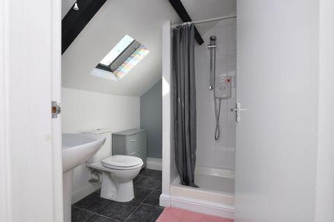 Flat 2, 7 Bagdale, Whitby, YO21 1QL