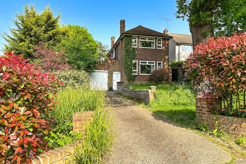 6 Orchard Way, Oxted, RH8 9DJ