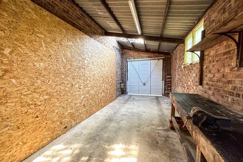 6 Orchard Way, Oxted, RH8 9DJ