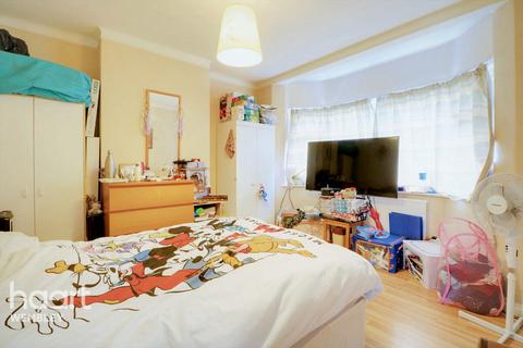 16 Monks Park Gardens, Wembley, HA9 6JB