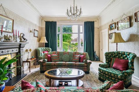 150 Burnt Ash Hill, London, SE12 0HU