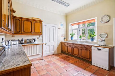 150 Burnt Ash Hill, London, SE12 0HU