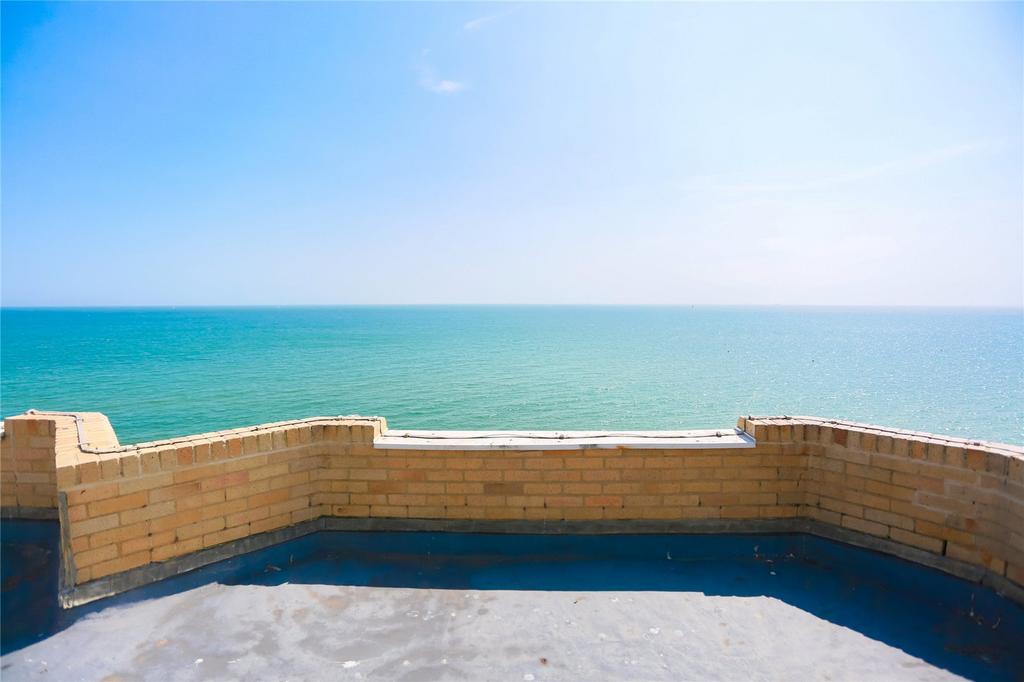 Bath Court, Kings Esplanade, Hove, East Sussex, BN3 3 bed apartment £