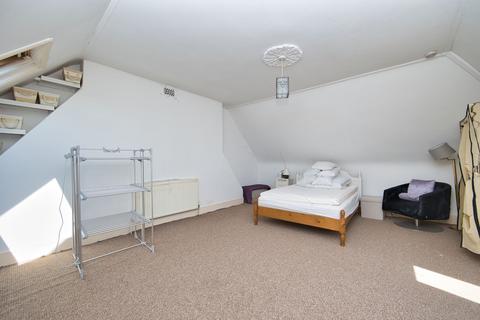 2 bedroom maisonette for sale - Grimston Avenue, Folkestone, CT20