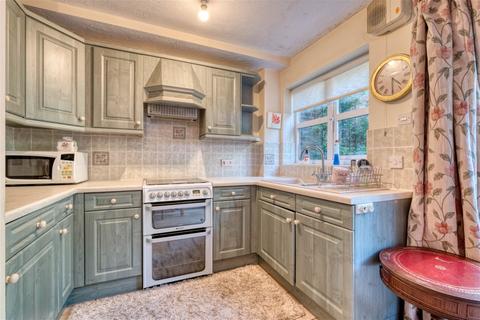3 Dewsbury Close, Astwood Bank, Redditch, B96 6BH