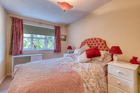 3 Dewsbury Close, Astwood Bank, Redditch, B96 6BH