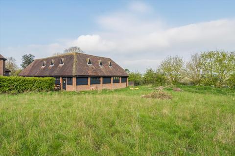 5 bedroom property with land for sale - Cuddington, Buckinghamshire, HP18