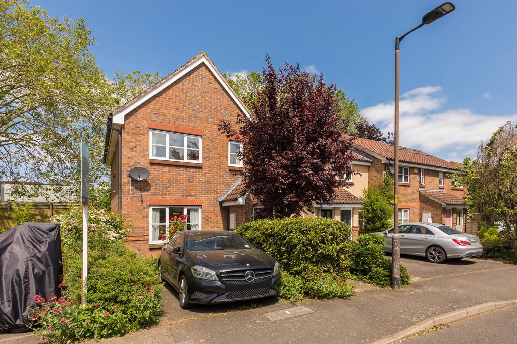 Burrow Road, East Dulwich, SE22 3 bed end of terrace house for sale £