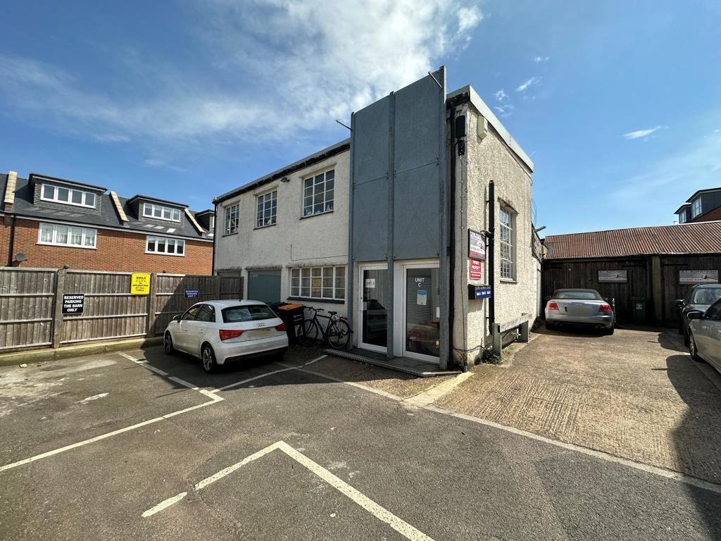 Cecil Street, Watford, WD24 Office £708 pcm (£163 pw)