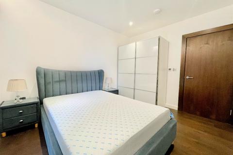 2 bedroom apartment to rent - Lanchester Way, Nine Elms, London, SW11