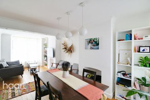 48 Brunswick Grove, London, N11 1ED