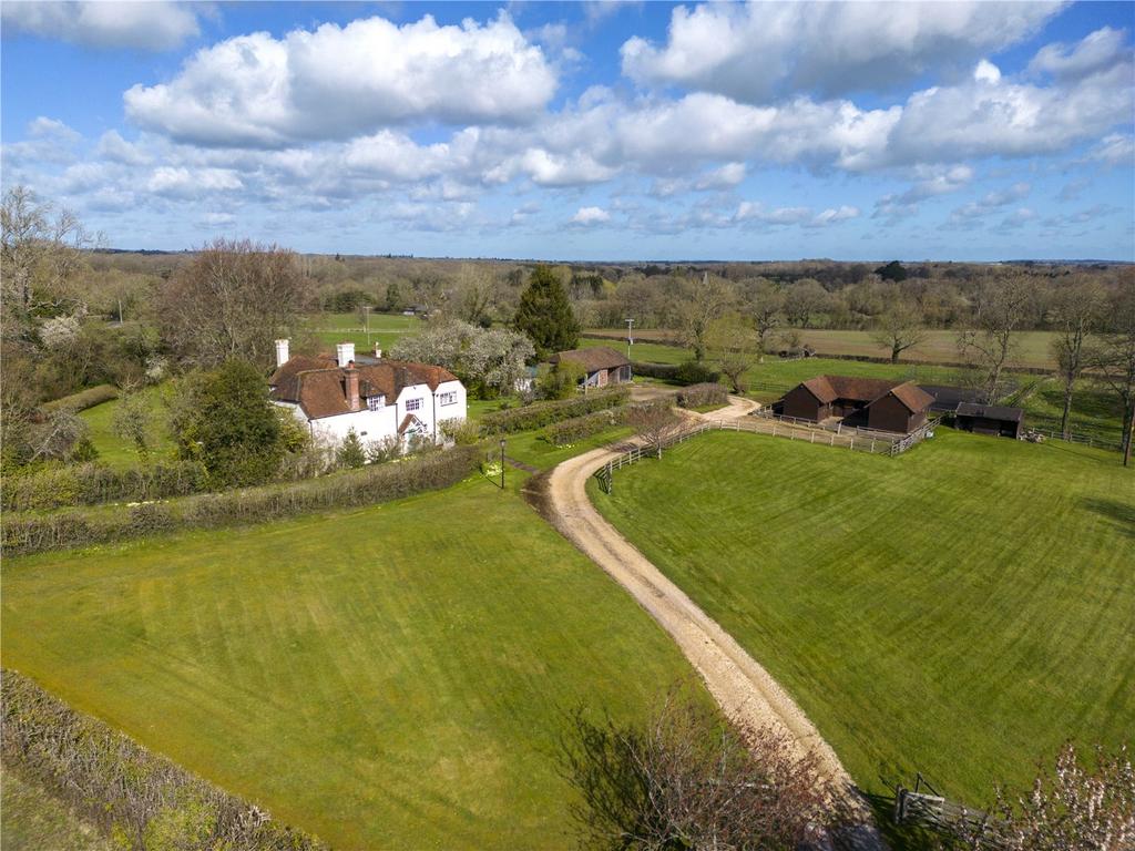 Ecchinswell, Newbury, Berkshire, RG20 6 bed detached house for sale £