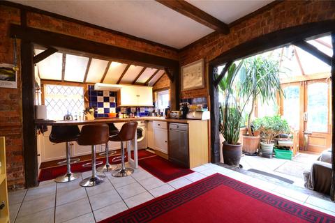 6 Frith Park, East Grinstead, RH19 2BU