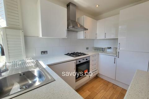 2 bedroom flat to rent, Park Road, High Barnet, EN5