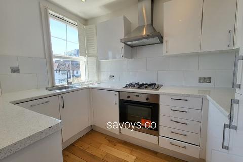2 bedroom flat to rent, Park Road, High Barnet, EN5