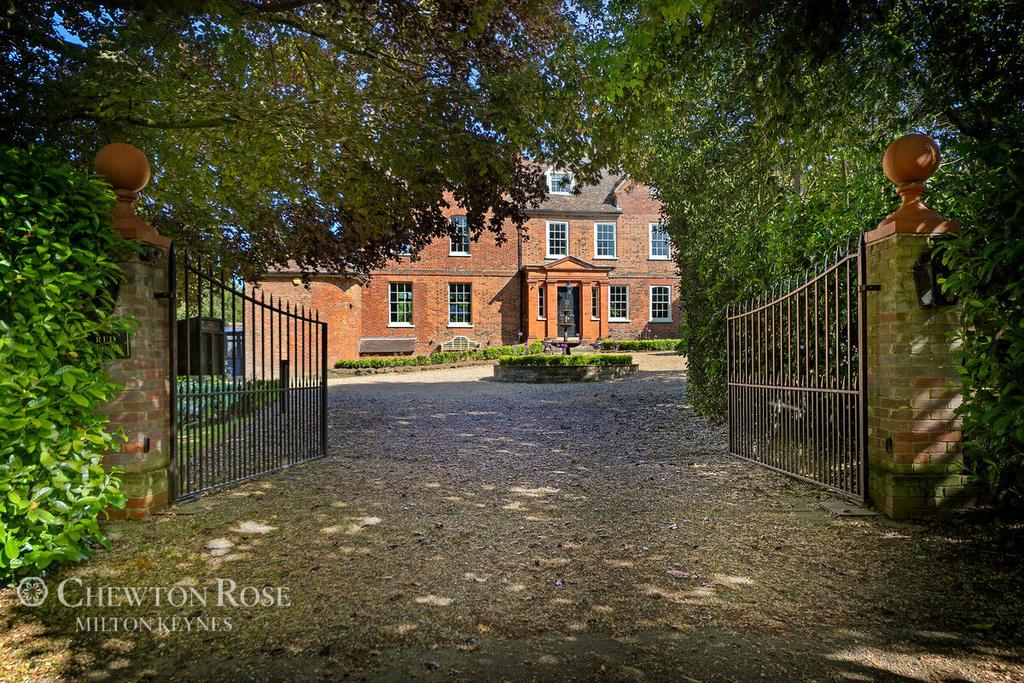 The Avenue, Aspley Guise 5 bed country house for sale £2,350,000