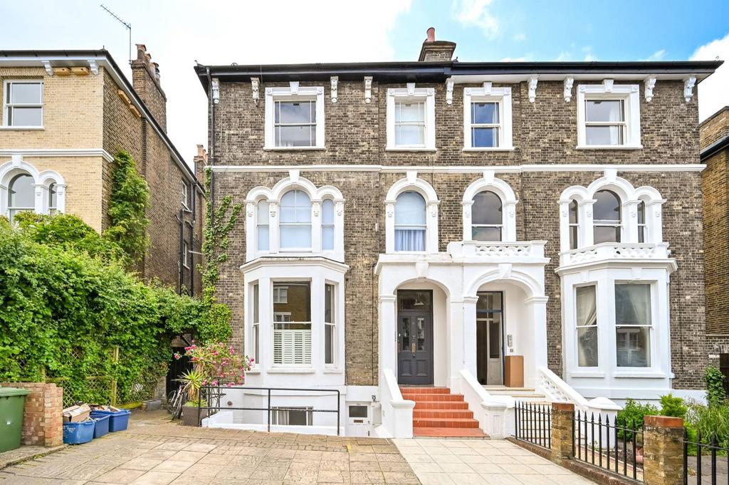 Montague Road, Richmond Hill, Richmond, TW10 Studio £1,595 pcm (£368 pw)