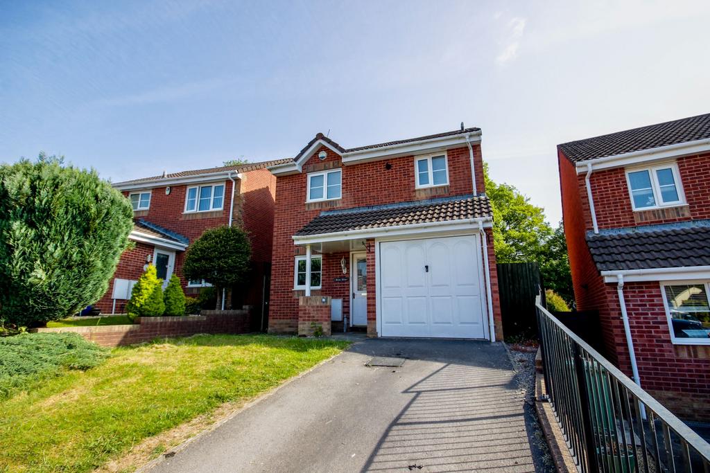 Dan Y Bryn, Pontllanfraith, Blackwood 3 bed detached house for sale £