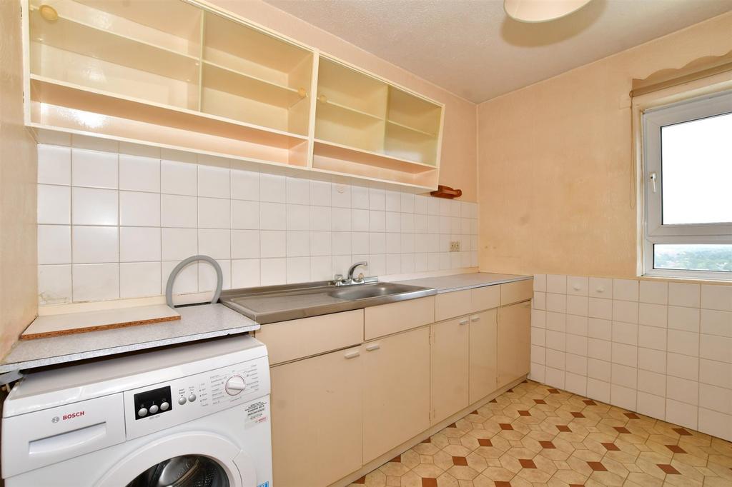 Clarendon Road, Wallington, Surrey 2 bed apartment for sale £180,000