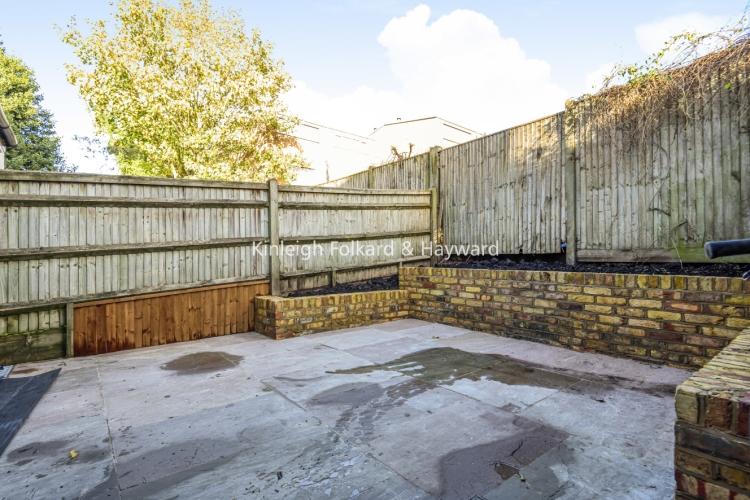 39d9df2c-500d-453...