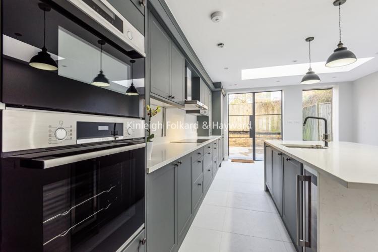 22d5aebc-06e3-4a7...