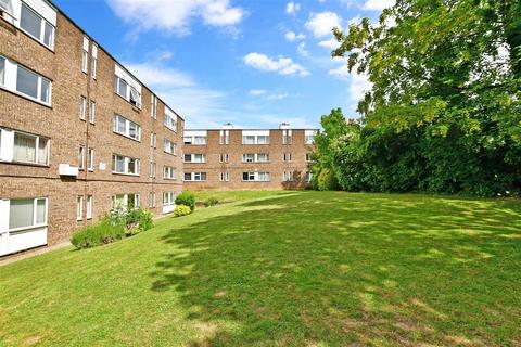 1 bedroom flat for sale - Chingford Avenue, London