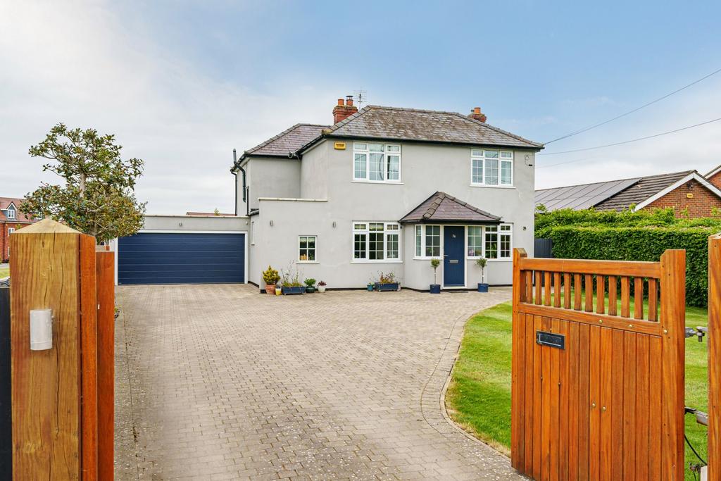 Risborough Road, Stoke Mandeville... 4 bed detached house £750,000