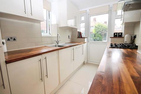 3 bedroom semi-detached house to rent, Queens Walk, Ashford, Surrey, TW15