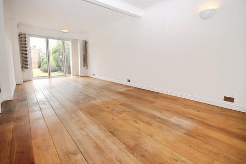 3 bedroom semi-detached house to rent, Queens Walk, Ashford, Surrey, TW15