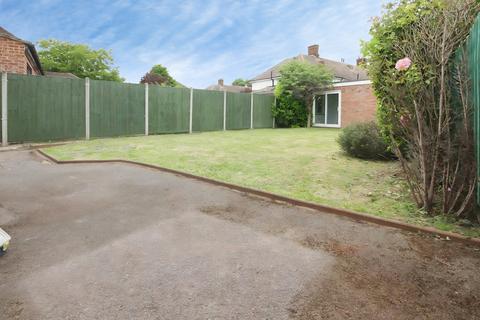 3 bedroom semi-detached house to rent, Queens Walk, Ashford, Surrey, TW15