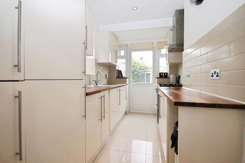 3 bedroom semi-detached house to rent, Queens Walk, Ashford, Surrey, TW15