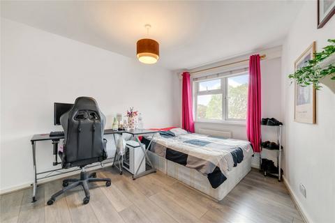 4 bedroom flat for sale, Dunton Road, London