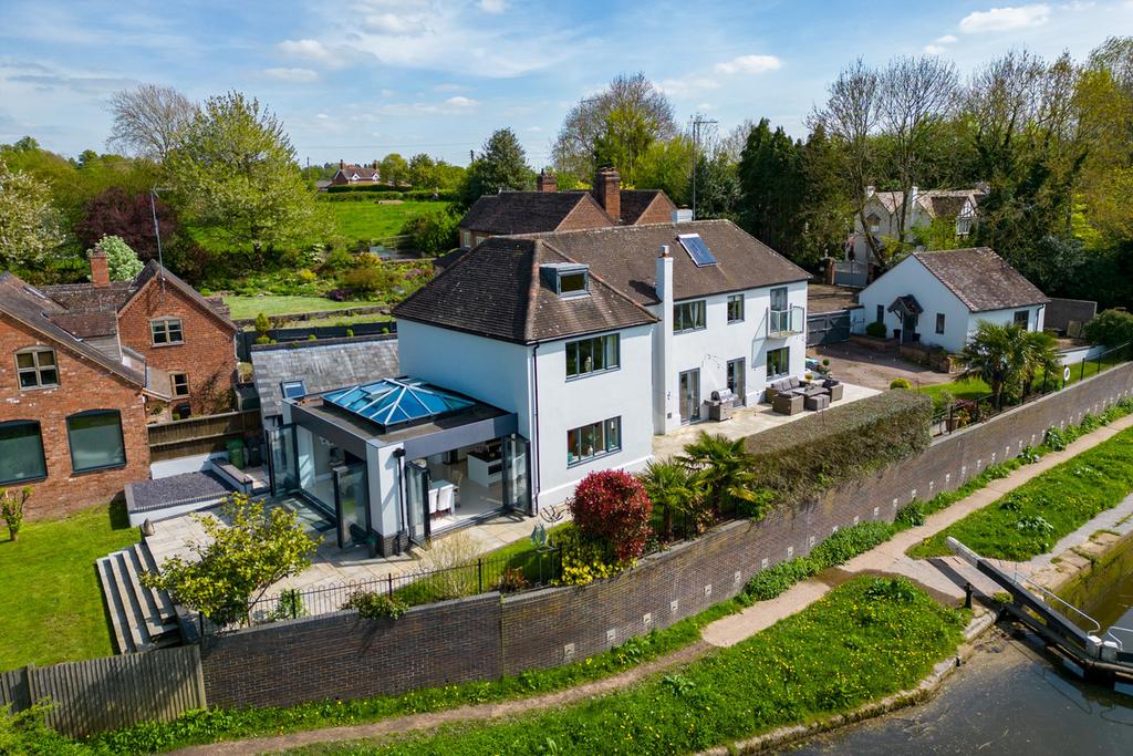 Hawford Lock Lane, Claines, Worcester Worcestershire WR3 7SD 3 bed