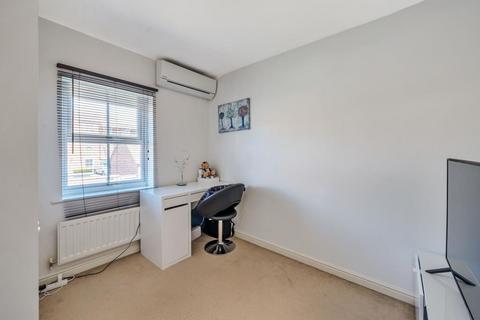 5 Sharman Row, Slough, SL3 7GJ