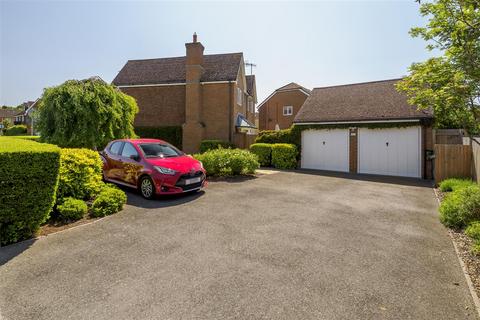 75 Homersham, Canterbury, CT1 3RL