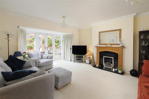 75 Homersham, Canterbury, CT1 3RL