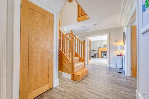 4 Elford Close, Streetly, Sutton Coldfield, B74 3LZ