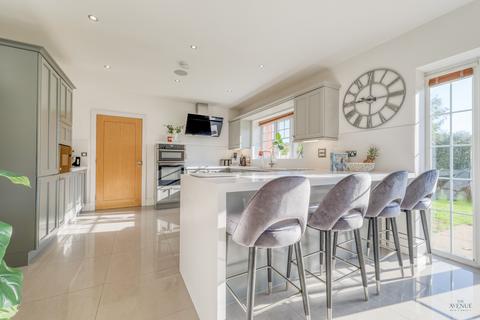 4 Elford Close, Streetly, Sutton Coldfield, B74 3LZ