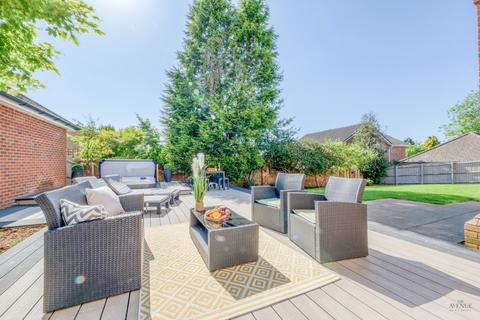 4 Elford Close, Streetly, Sutton Coldfield, B74 3LZ