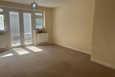 2 bedroom flat to rent - Wiltshire Lane, Pinner HA5