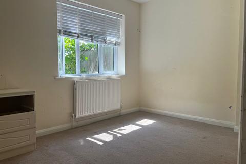 2 bedroom flat to rent - Wiltshire Lane, Pinner HA5