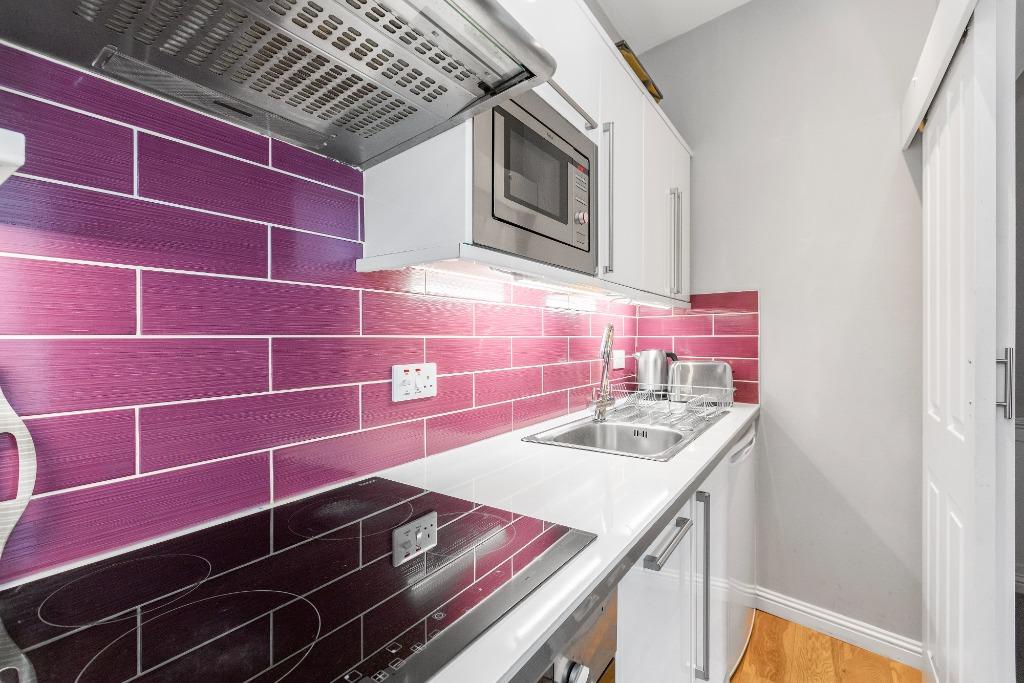 Apartment in Edinburgh - More