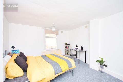 1 bedroom in a flat share to rent, Off Abbey Lane, Stratford, East London E15