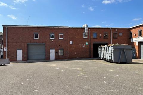 Industrial unit to rent - Moseley Street Estate, Moseley Street, Digbeth, Birmingham, B12 0RY