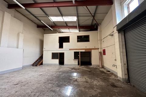 Industrial unit to rent - Moseley Street Estate, Moseley Street, Digbeth, Birmingham, B12 0RY