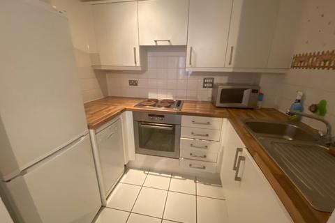 1 bedroom flat to rent, Feltham, TW14