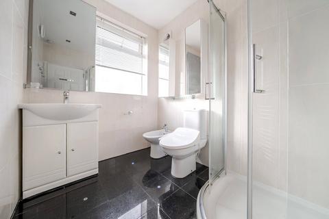 3 bedroom end of terrace house to rent, Cromwell Avenue, New Malden, KT3