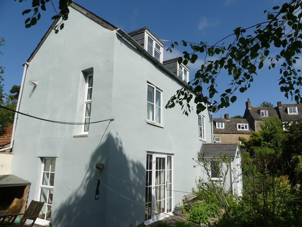 Bristol Street, Malmesbury SN16 3 bed detached house for sale £375,000